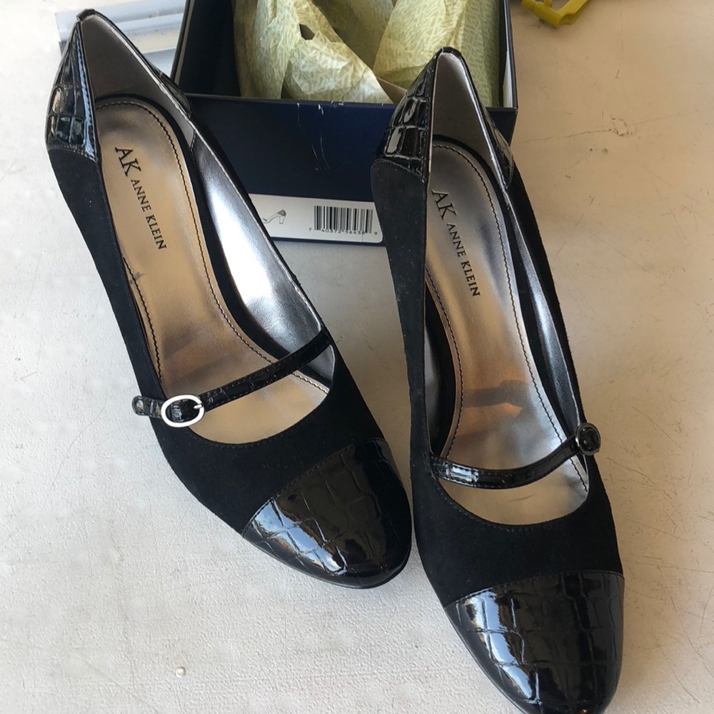 Anne Klein pumps